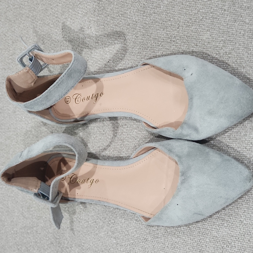 Coutgo closed toe flats size 6.5